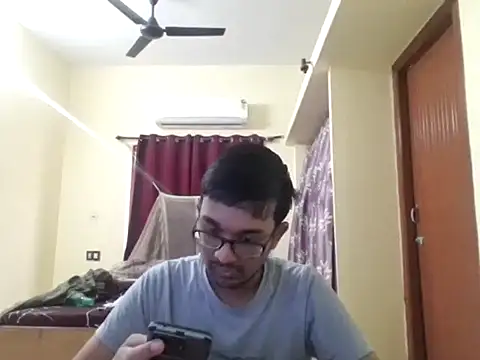 Snapshot of THE_NAKED_BOY chatting on November 30, 2025, 4:38 am THE NAKED BOY online show from November 30, 2025, 4:38 am