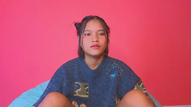 Snapshot of Natsu__ chatting on December 2, 2024, 3:25 pm Natsu online show from December 2, 2024, 3:25 pm