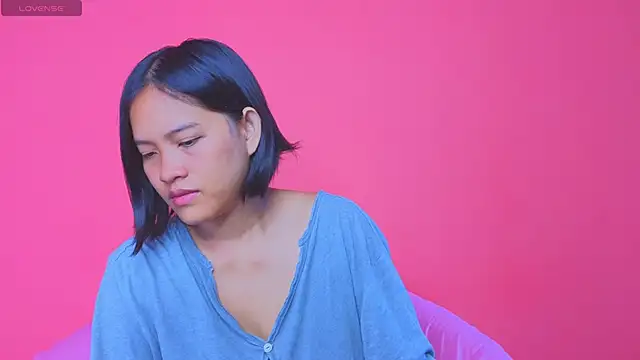 Snapshot of Natsu__ chatting on December 5, 2024, 2:09 am Natsu online show from December 5, 2024, 2:09 am