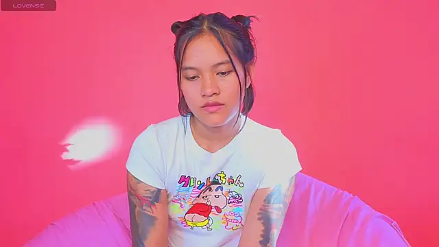 Snapshot of Natsu__ chatting on December 13, 2024, 9:24 am Natsu online show from December 13, 2024, 9:24 am