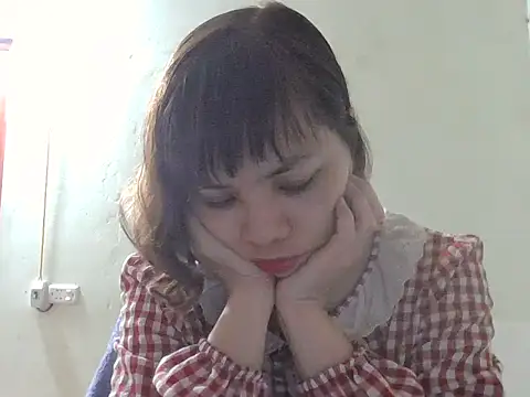 Angela-Eira online show from December 4, 2025, 9:12 pm