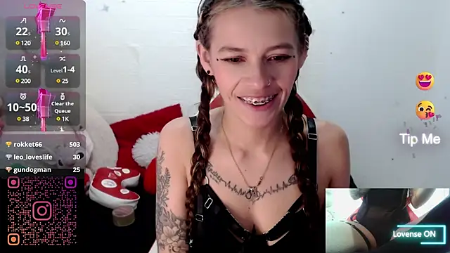 sweetlittlelisa online show from December 3, 2024, 9:45 pm