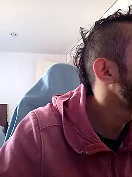 Snapshot of weedmanhot28 chatting on January 21, 2025, 8:43 pm weedmanhot28 online show from January 21, 2025, 8:43 pm