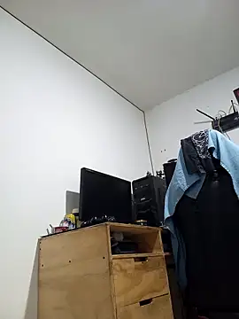 Snapshot of weedmanhot28 chatting on February 6, 2025, 12:11 am weedmanhot28 online show from February 6, 2025, 12:11 am