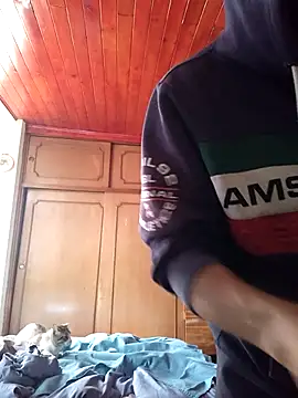 Snapshot of weedmanhot28 chatting on September 14, 2025, 1:32 pm weedmanhot28 online show from September 14, 2025, 1:32 pm