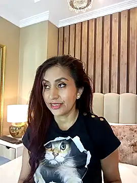 MonicaMoret online show from February 13, 2025, 12:11 pm