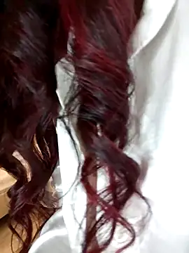 MonicaMoret online show from March 22, 2025, 3:09 pm