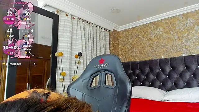 stella xue online show from February 4, 2025, 1:34 am