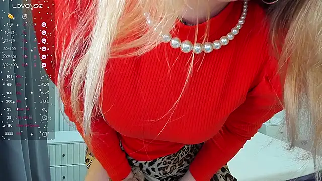 Snapshot of Kelly_Cuutie chatting on January 21, 2025, 12:57 am Kelly Cuutie online show from January 21, 2025, 12:57 am