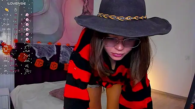 Kelly Cuutie online show from October 29, 2025, 1:30 am