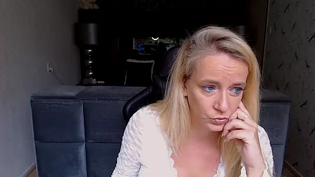 Wendysexyx online show from October 6, 2025, 10:34 am