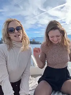 missdaisydiamond777 online show from November 5, 2025, 11:54 am