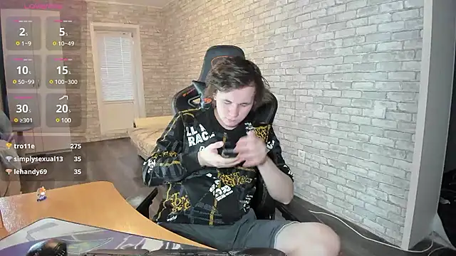 Snapshot of iliaskrislove chatting on March 16, 2025, 1:38 pm iliaskrislove online show from March 16, 2025, 1:38 pm