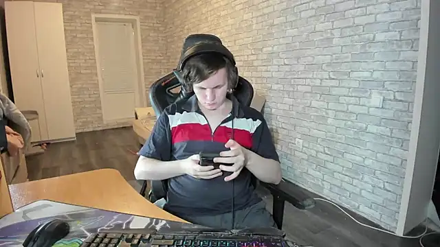 Snapshot of iliaskrislove chatting on March 19, 2025, 8:11 pm iliaskrislove online show from March 19, 2025, 8:11 pm