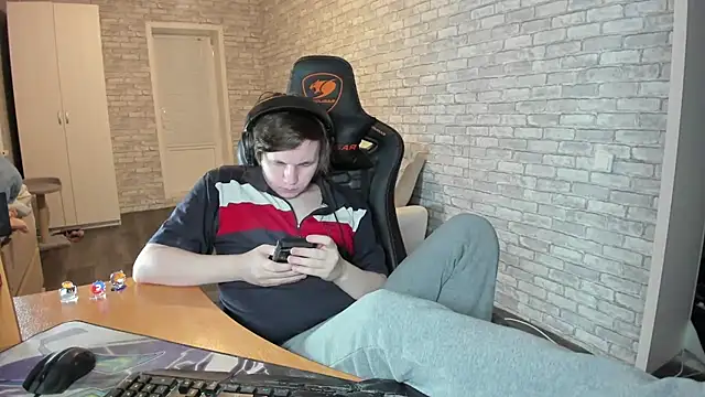 Snapshot of iliaskrislove chatting on March 21, 2025, 3:35 pm iliaskrislove online show from March 21, 2025, 3:35 pm