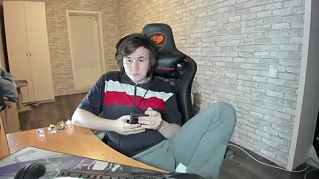 Snapshot of iliaskrislove chatting on March 22, 2025, 8:04 pm iliaskrislove online show from March 22, 2025, 8:04 pm