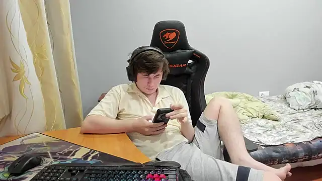 Snapshot of iliaskrislove chatting on September 15, 2025, 10:32 pm iliaskrislove online show from September 15, 2025, 10:32 pm