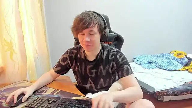 Snapshot of iliaskrislove chatting on September 25, 2025, 12:20 pm iliaskrislove online show from September 25, 2025, 12:20 pm