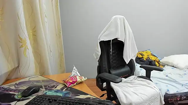 Snapshot of iliaskrislove chatting on October 1, 2025, 2:45 pm iliaskrislove online show from October 1, 2025, 2:45 pm