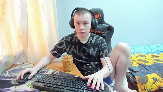 Snapshot of iliaskrislove chatting on October 9, 2025, 12:36 pm iliaskrislove online show from October 9, 2025, 12:36 pm