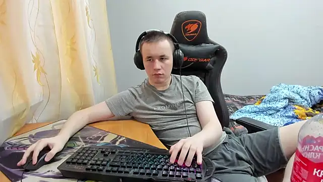 Snapshot of iliaskrislove chatting on October 18, 2025, 4:48 am iliaskrislove online show from October 18, 2025, 4:48 am