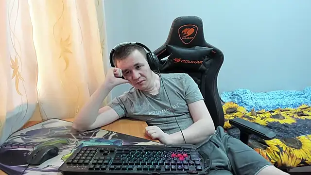 Snapshot of iliaskrislove chatting on October 27, 2025, 7:56 am iliaskrislove online show from October 27, 2025, 7:56 am