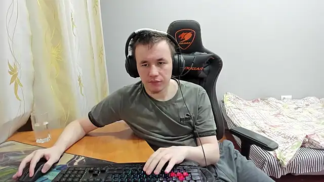 Snapshot of iliaskrislove chatting on November 16, 2025, 11:43 pm iliaskrislove online show from November 16, 2025, 11:43 pm