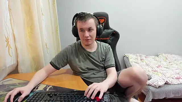 Snapshot of iliaskrislove chatting on November 17, 2025, 11:49 am iliaskrislove online show from November 17, 2025, 11:49 am