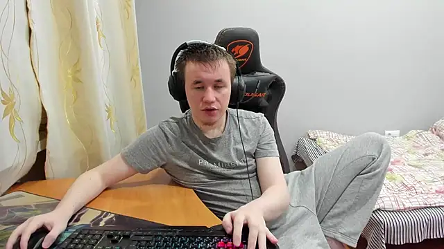 Snapshot of iliaskrislove chatting on November 24, 2025, 2:28 pm iliaskrislove online show from November 24, 2025, 2:28 pm