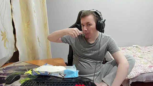 Snapshot of iliaskrislove chatting on November 28, 2025, 10:56 pm iliaskrislove online show from November 28, 2025, 10:56 pm