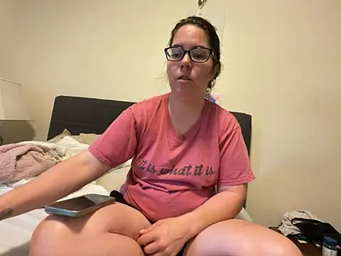Snapshot of FreakNastyLacie chatting on October 7, 2025, 3:20 pm FreakNastyLacie online show from October 7, 2025, 3:20 pm
