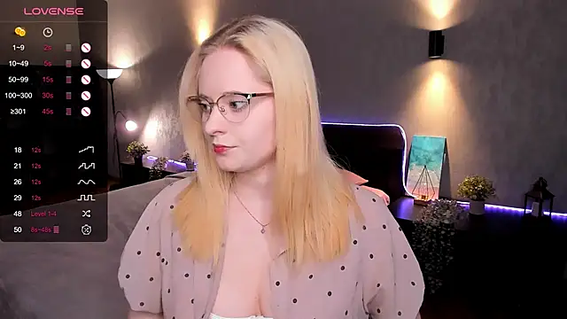 Aemilia  online show from March 16, 2025, 8:32 am