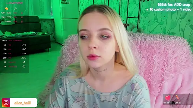 Snapshot of Alice_Halle chatting on December 14, 2024, 7:51 am Alice Halle online show from December 14, 2024, 7:51 am