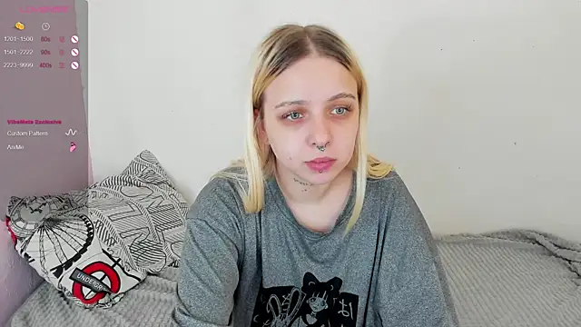 Snapshot of Alice_Halle chatting on January 18, 2025, 10:28 pm Alice Halle online show from January 18, 2025, 10:28 pm