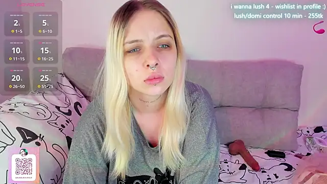 Snapshot of Alice_Halle chatting on March 11, 2025, 7:58 am Alice Halle online show from March 11, 2025, 7:58 am