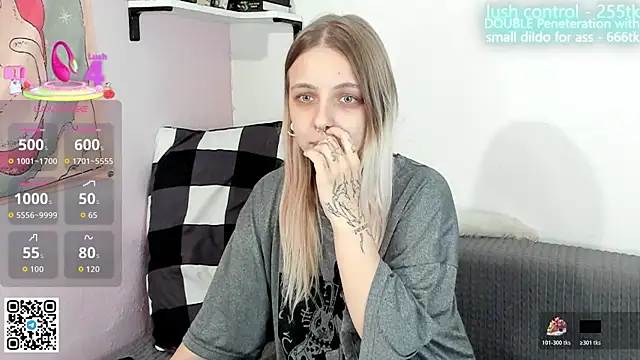 Snapshot of Alice_Halle chatting on October 29, 2025, 2:52 pm Alice Halle online show from October 29, 2025, 2:52 pm