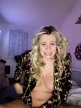 SpicyVicky online show from January 27, 2025, 6:52 am