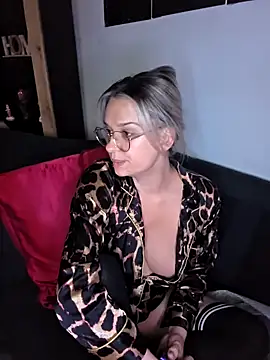 SpicyVicky online show from March 13, 2025, 6:37 am