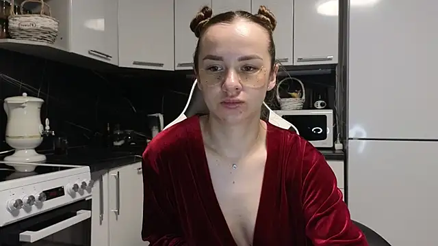 Snapshot of Strip-Lady chatting on February 10, 2025, 12:19 am Strip-Lady online show from February 10, 2025, 12:19 am