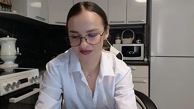 Snapshot of Strip-Lady chatting on February 17, 2025, 3:47 am Strip-Lady online show from February 17, 2025, 3:47 am
