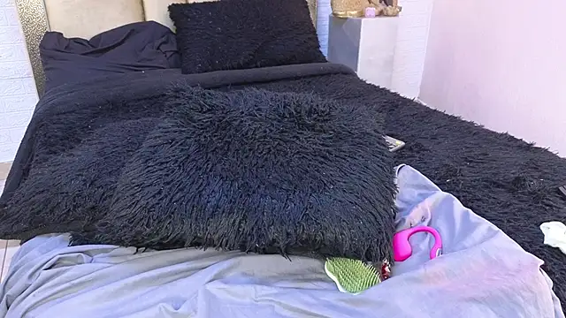 Snapshot of ximenawilliamss chatting on November 3, 2025, 11:22 am ximenawilliamss online show from November 3, 2025, 11:22 am