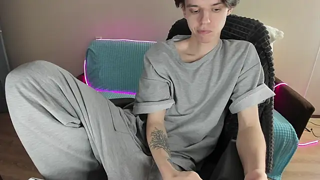 Liam sexy1 online show from February 1, 2025, 4:11 pm