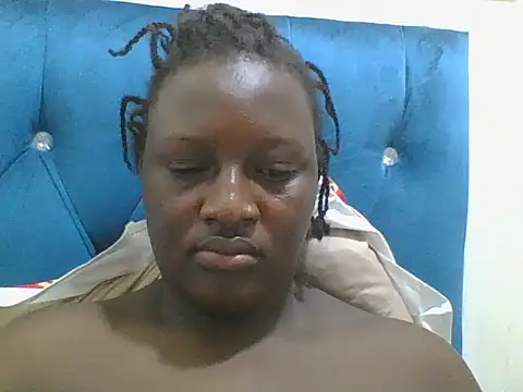 Snapshot of Heavy_ass chatting on November 11, 2025, 12:54 am Heavy ass online show from November 11, 2025, 12:54 am