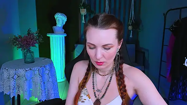 Snapshot of VandaRossi chatting on February 7, 2025, 11:12 am VandaRossi online show from February 7, 2025, 11:12 am