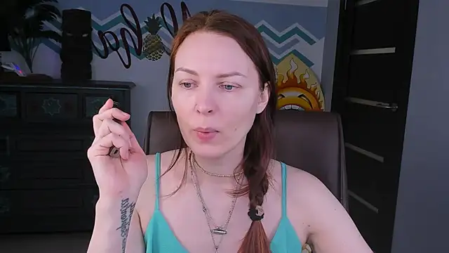 Snapshot of VandaRossi chatting on February 19, 2025, 5:49 am VandaRossi online show from February 19, 2025, 5:49 am