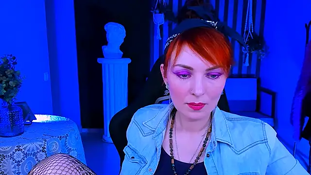 Snapshot of VandaRossi chatting on March 7, 2025, 8:13 am VandaRossi online show from March 7, 2025, 8:13 am