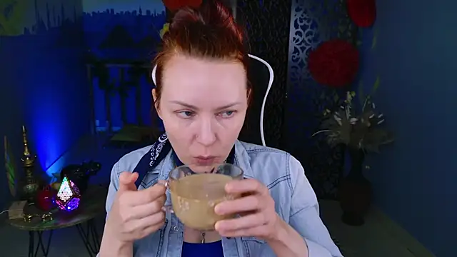 Snapshot of VandaRossi chatting on March 12, 2025, 5:13 am VandaRossi online show from March 12, 2025, 5:13 am