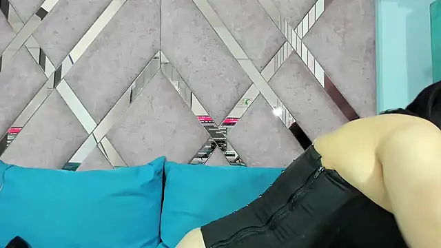 Snapshot of Mulan_sexy01 chatting on December 1, 2025, 8:14 pm Mulan sexy01 online show from December 1, 2025, 8:14 pm