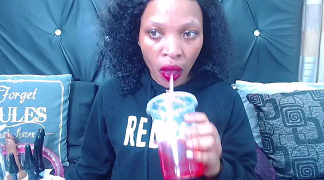 spicydiver38 online show from March 19, 2025, 6:01 pm