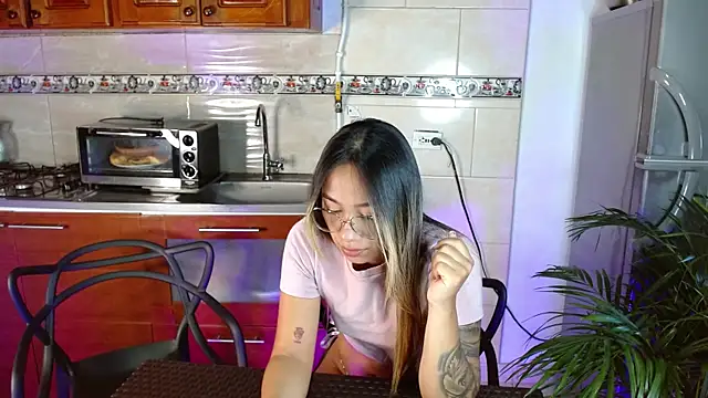 Jules n Gia online show from January 19, 2025, 2:06 pm